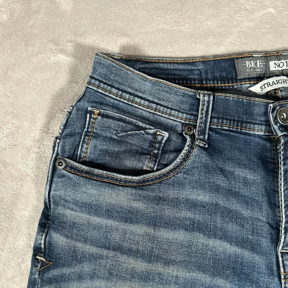 BKE Nolan Jeans Men 32Lx30 Blue Denim Distressed Straight Leg Cowboy Comfort EUC